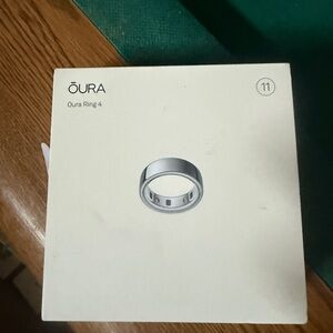 Oura Ring 4 Smart Ring Activity Tracker, in sliver color,in the box never use